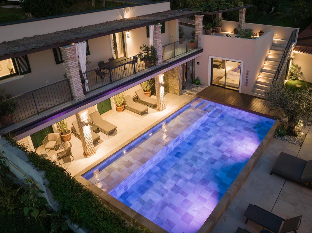 Vila Robida & Spa Crni Kal ภายนอก รูปภาพ