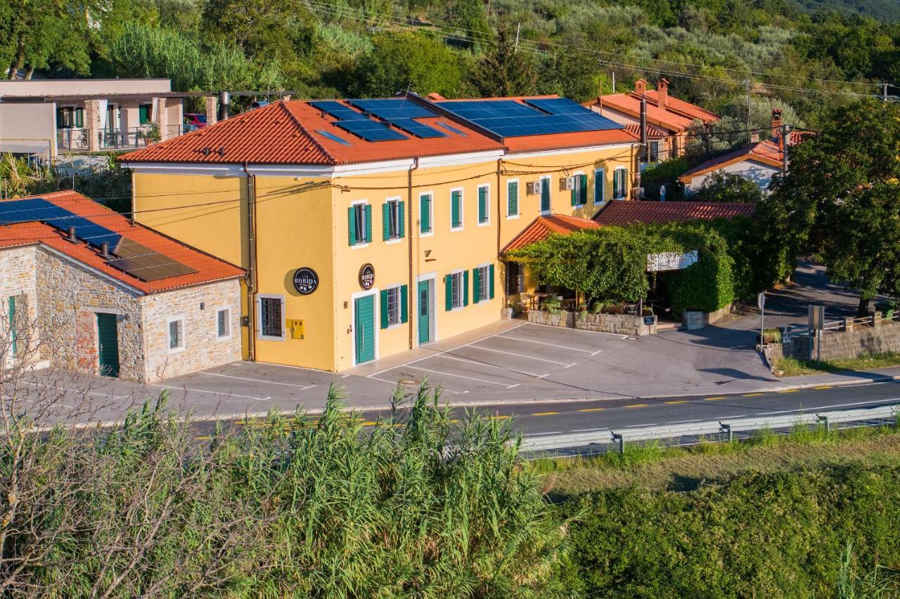 Vila Robida & Spa Crni Kal ภายนอก รูปภาพ